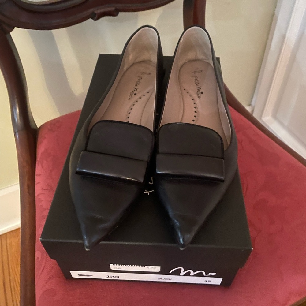 La Petite Madison Black Leather Women’s flats size 8.5